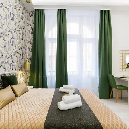 Modern Studio With Balcony And Ac *