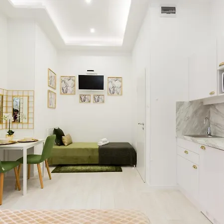 Modern Studio With Balcony And Ac Budapest