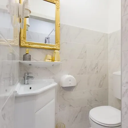 Apartamento Modern Studio With Balcony And Ac