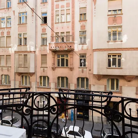 Modern Studio With Balcony And Ac Apartamento Budapest